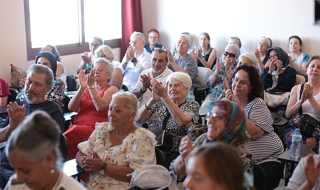 Konak'ta Dünya Barış Günü Renkli Balonlarla Kutlandı