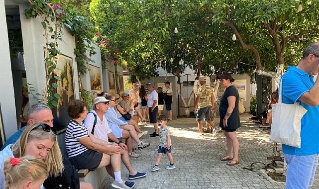 Kemer Kültür Evi Ziyaretçi Akınına Uğruyor