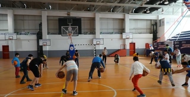 Kâğıthane'de Kış Spor Okulları Yetenekleri Keşfediyor